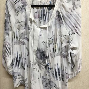Extra large silky 3/4 length sleeve in very good condition